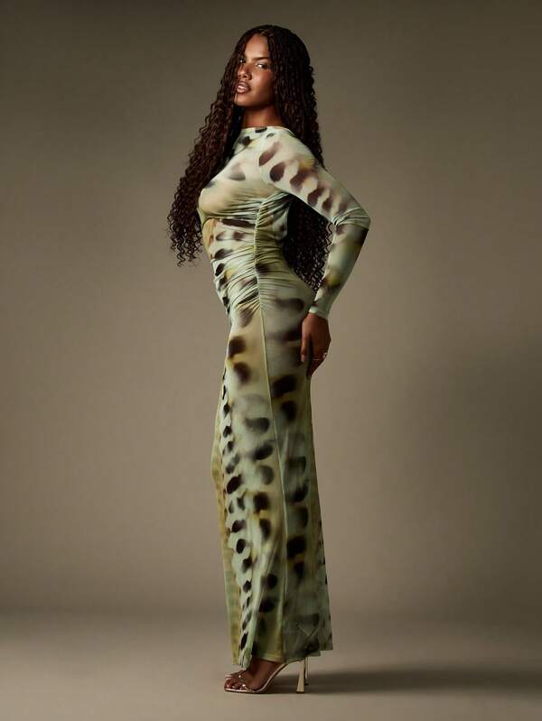 Missguided MISSGUIDED Abstract Print Fitted Maxi Dress With Ruched Details