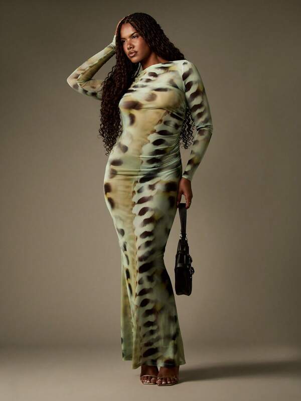 missguided MISSGUIDED Abstract Print Fitted Maxi Dress With Ruched Details