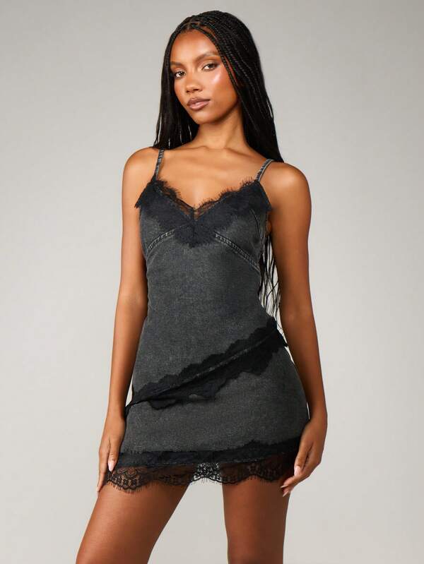 Missguided MISSGUIDED Asymmetric Lace Trim Denim Cami