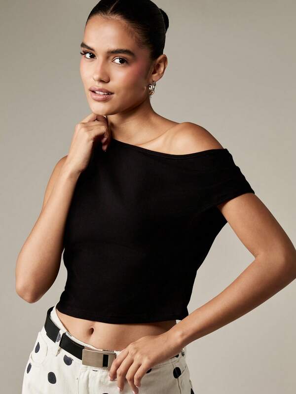 Missguided MISSGUIDED Asymmetric One Shoulder Crop Fitted Top