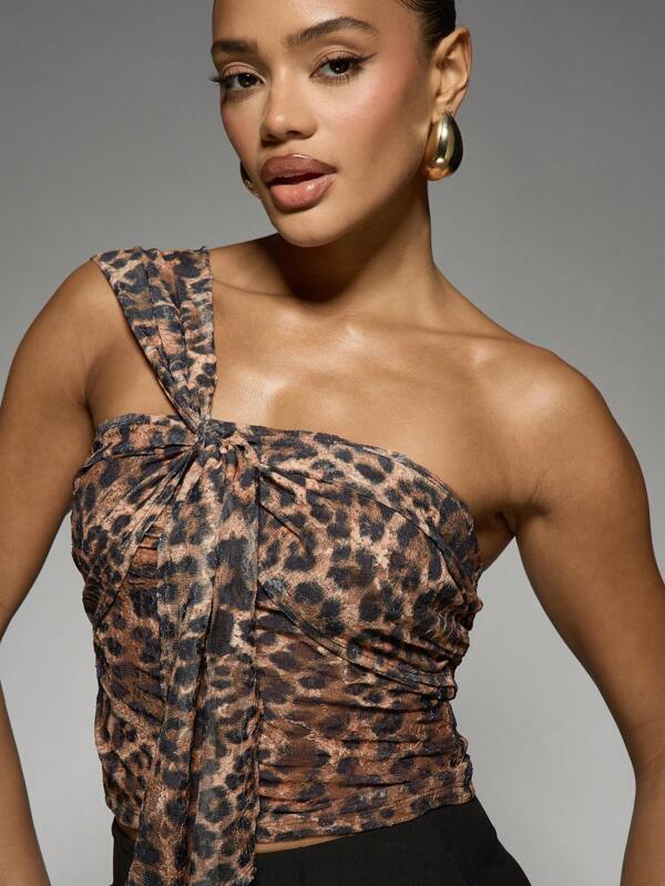 Missguided MISSGUIDED Asymmetric One Shoulder Leopard Print Ruched Crop Top