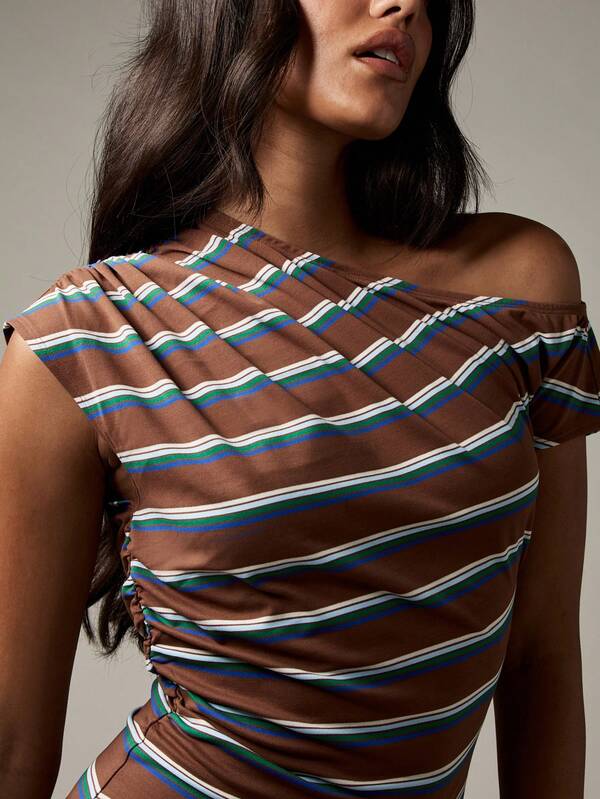 Missguided MISSGUIDED Asymmetrical Ruched Mini Dress With One Shoulder Design