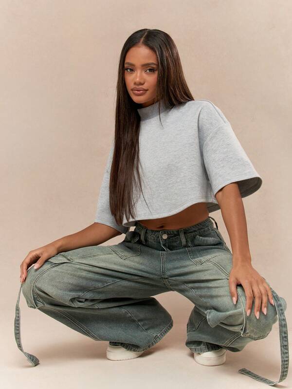 Missguided MISSGUIDED Back Logo Detail Crop Oversized T-Shirt