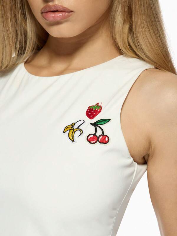 Missguided MISSGUIDED Basic Sleeveless Crop Tank Top Features Fruit Badge Design