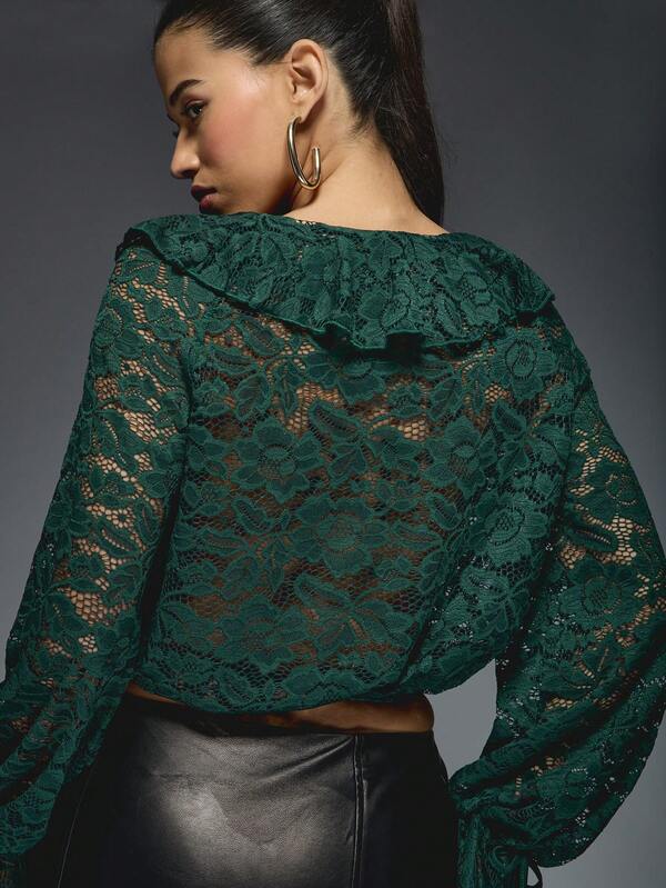 Missguided MISSGUIDED Boho Elegant Irish-Themed Floral Lace Crop Top With Ruffled V-Neck And Bell Sleeves For St Patricks Day Party Holiday Evening Festival Celebration Occasion Wear