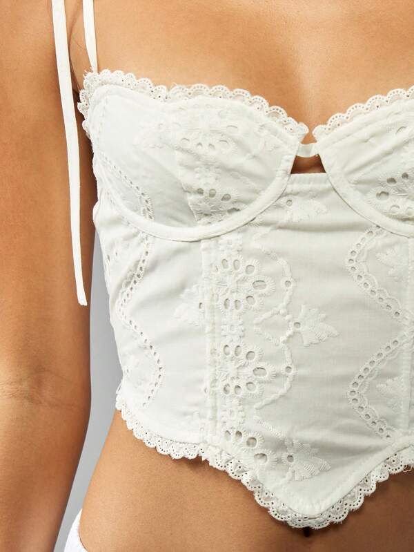 Missguided MISSGUIDED Broderie Anglaise Corset Top With Tie Straps And Scallop Edge