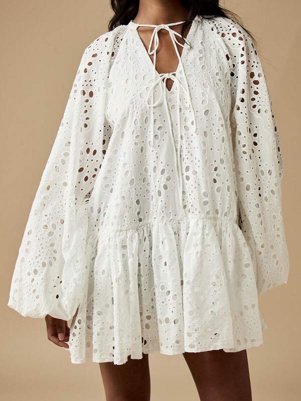 Missguided MISSGUIDED Broderie Anglaise Lace Smocked Mini Dress With Balloon Sleeves