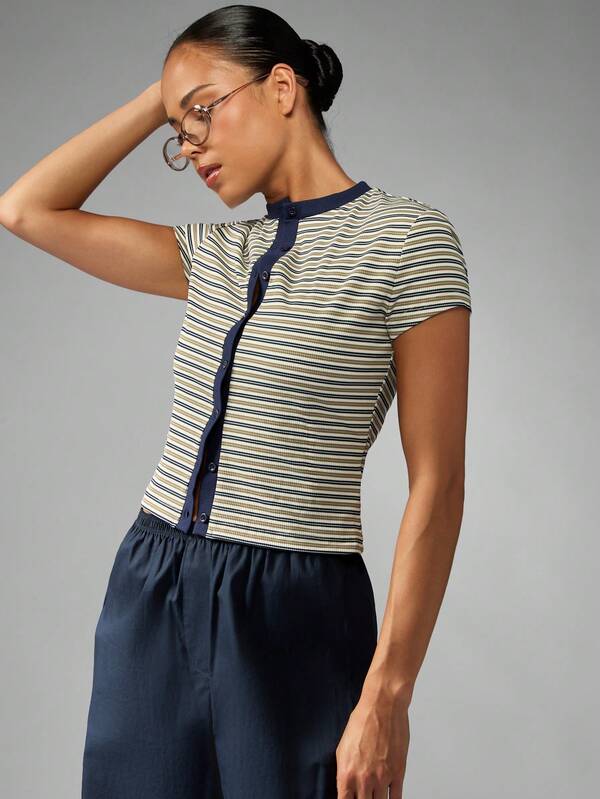 missguided MISSGUIDED Button Through Ribbed Crop Top With Striped Pattern