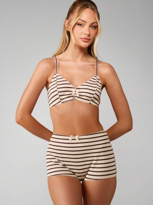 missguided MISSGUIDED Christmas Ribbed Stripe Bralette And Boyshort Set