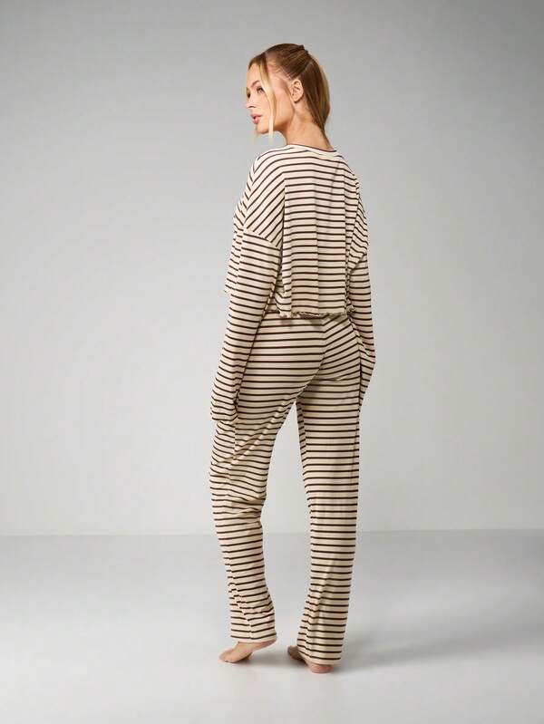 Missguided MISSGUIDED Christmas Ribbed Stripe Lounge Set With Teddy Bear Embroidery