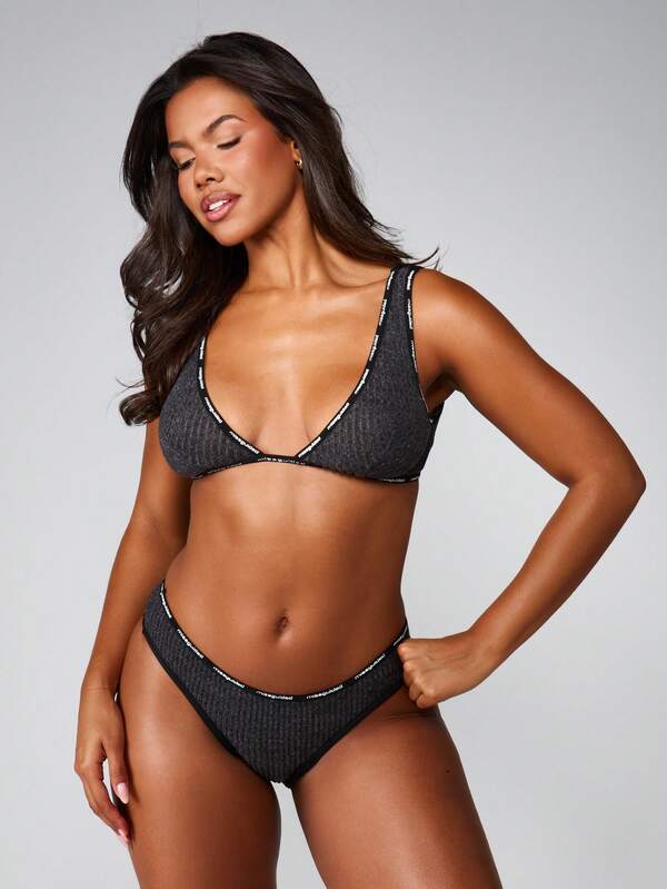 Missguided MISSGUIDED Christmas Ribbed Triangle Bra And Panty Set