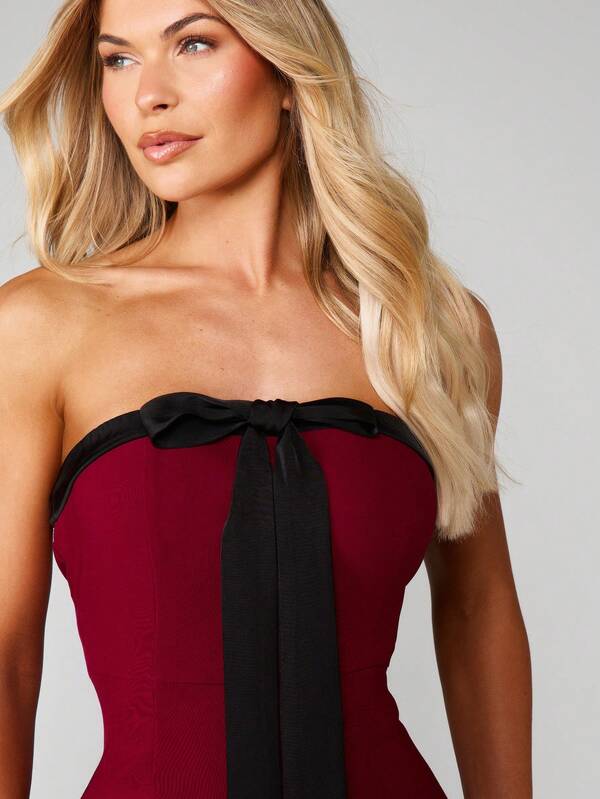 Missguided MISSGUIDED Christmas Strapless Bodycon Mini With Bow Detail