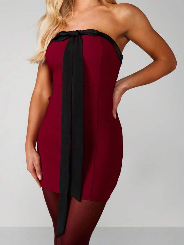 missguided MISSGUIDED Christmas Strapless Bodycon Mini With Bow Detail