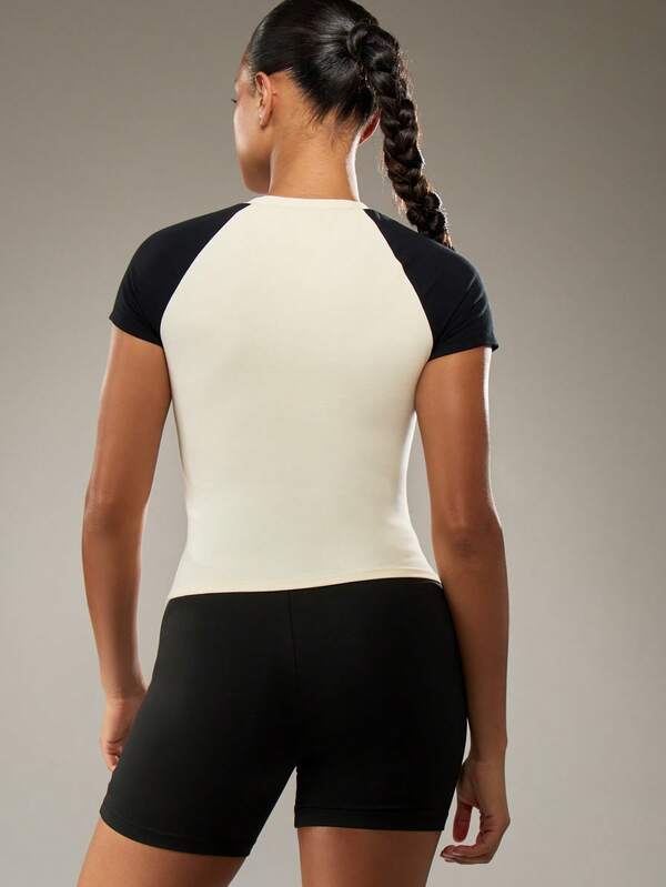 Missguided MISSGUIDED Color Block Raglan T-Shirt With Contrast Sleeves