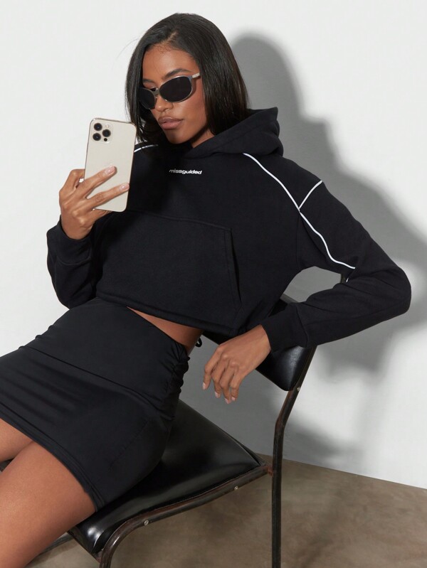 missguided MISSGUIDED Contrast Piping And Logo Crop Hoodie