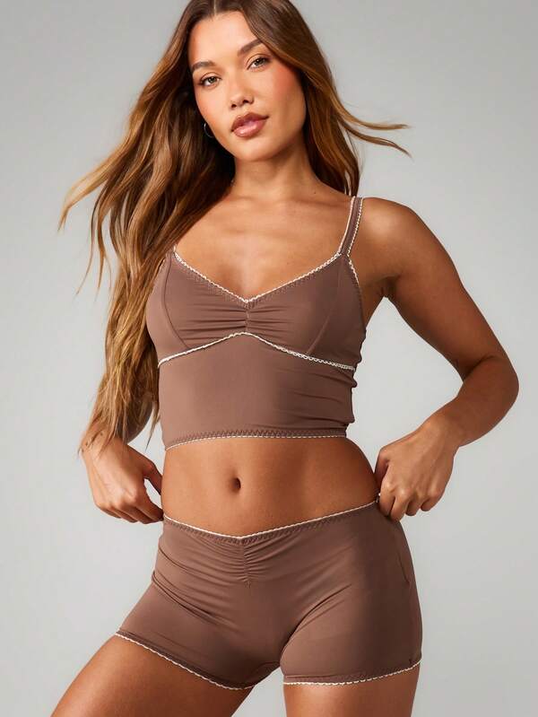 Missguided MISSGUIDED Contrast Trim Bralette And Boyshort Set