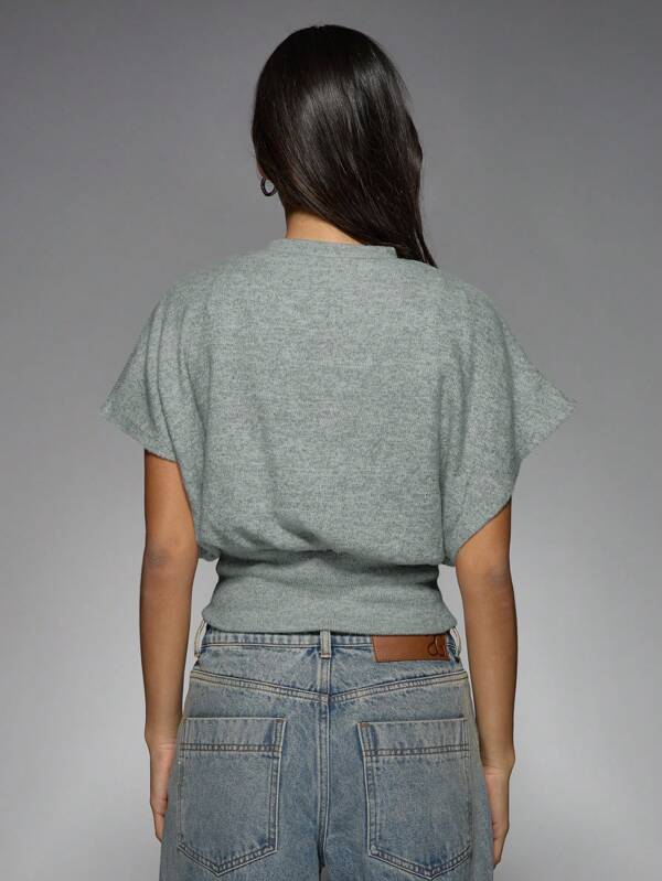 Missguided MISSGUIDED Cozy Knitted Crop Top With Extended Shoulders And Cinched Waist Design