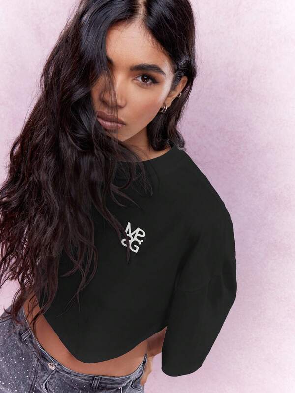 Missguided MISSGUIDED Cropped Boxy Top With Drop Shoulder And Logo Detail