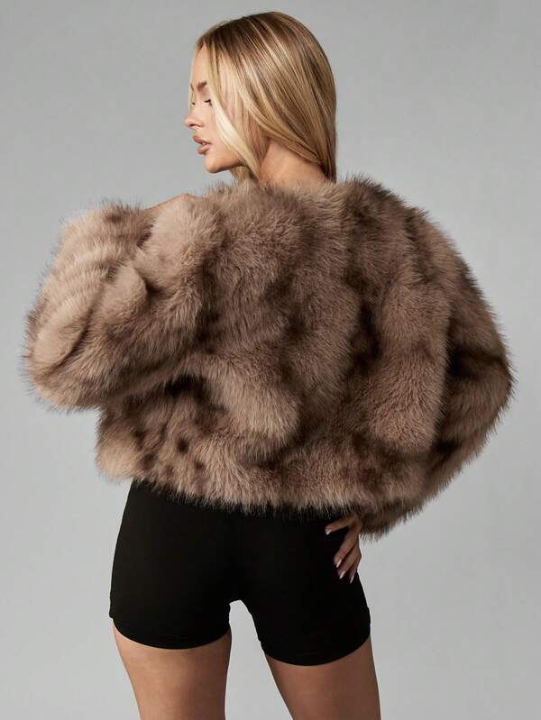 Missguided MISSGUIDED Cropped Faux Fur Coat With Plush Textured Design