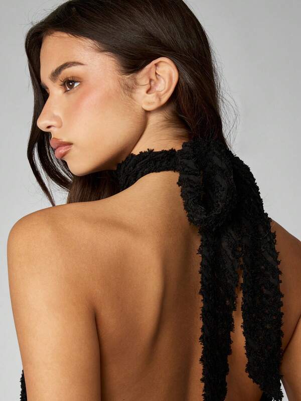 Missguided MISSGUIDED Cropped Halter Top With Textured Knit