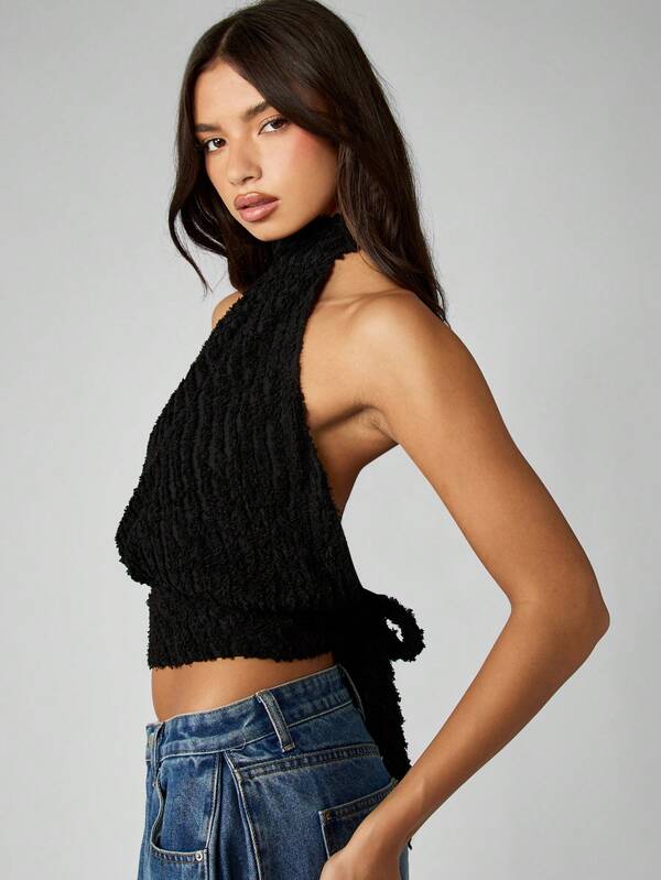 missguided MISSGUIDED Cropped Halter Top With Textured Knit
