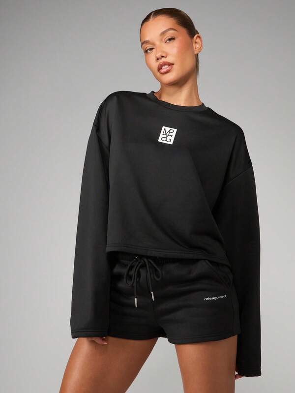 missguided MISSGUIDED Cropped Logo Sweatshirt With Crew Neck Long Sleeves