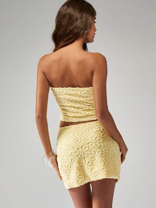 Missguided MISSGUIDED Daisy Embroidered Strapless Ruched Bandeau Two Piece Outfit