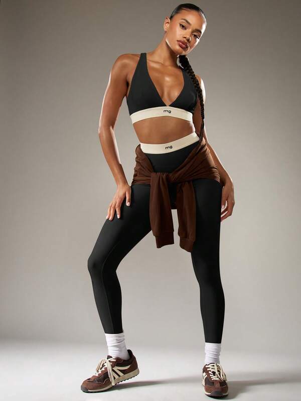 missguided MISSGUIDED Deep V Sports Bra With Leggings Set
