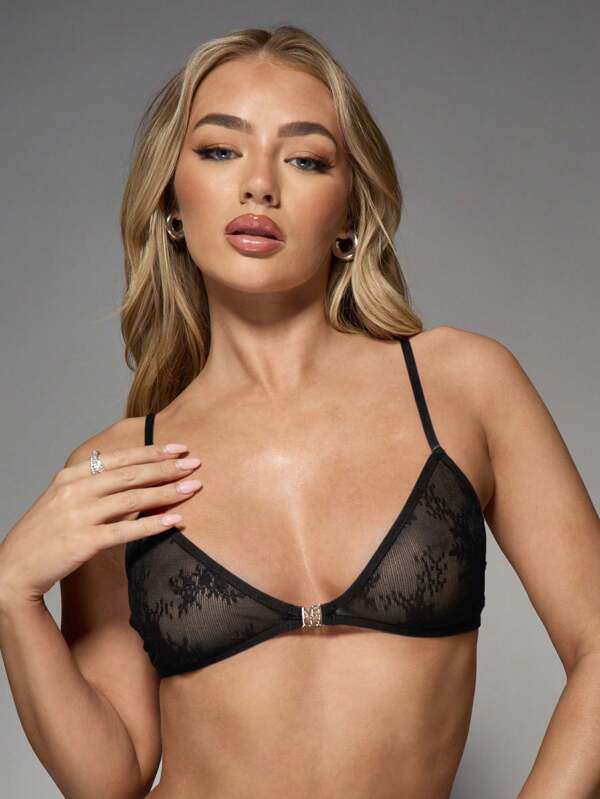 missguided MISSGUIDED Delicate Lace Cami With Rhinestone Detail