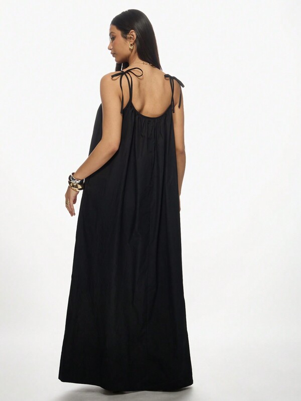 Missguided MISSGUIDED Elegant Chic Spaghetti Strap V-Neck Full Length Dress