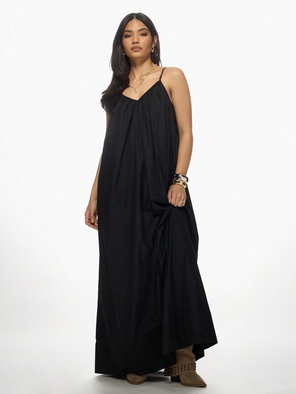 missguided MISSGUIDED Elegant Chic Spaghetti Strap V-Neck Full Length Dress