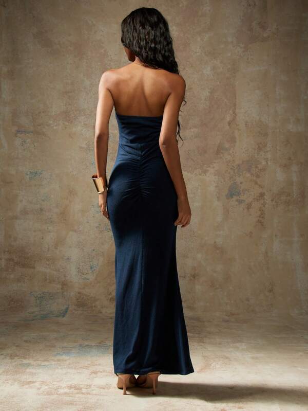 Missguided MISSGUIDED Elegant Cut-Out Twist Front Midaxi Satin Gown