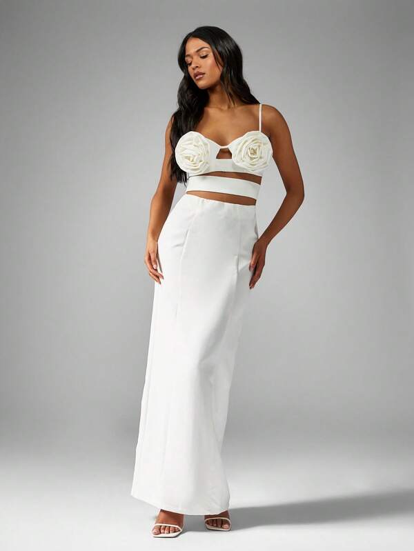 Missguided MISSGUIDED Elegant Cut-Out Two-Piece Structured Maxi Dress With Rose Applique Detail