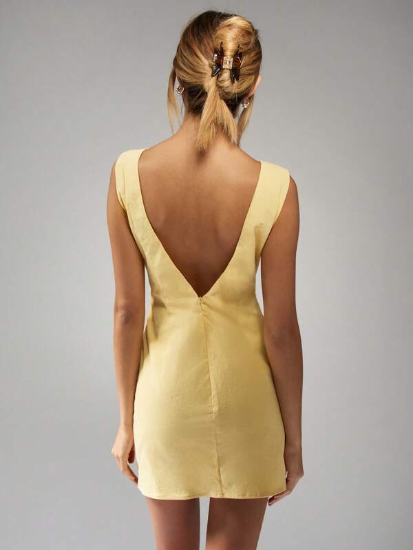 Missguided MISSGUIDED Elegant Fitted Body-Hugging Sleeveless Mini Dress