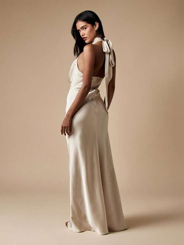 Missguided MISSGUIDED Elegant Halter Neck Cowl Front Satin Maxi Dress With Back Tie Bow