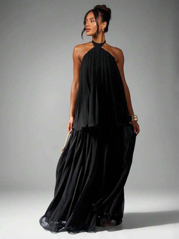 missguided MISSGUIDED Elegant Halter Neck Pleated Tiered Maxi Dress