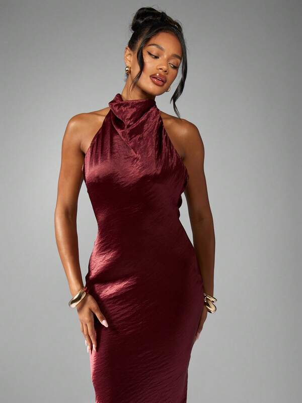 Missguided MISSGUIDED Elegant Halter Neck Satin Column Floor Length Dress