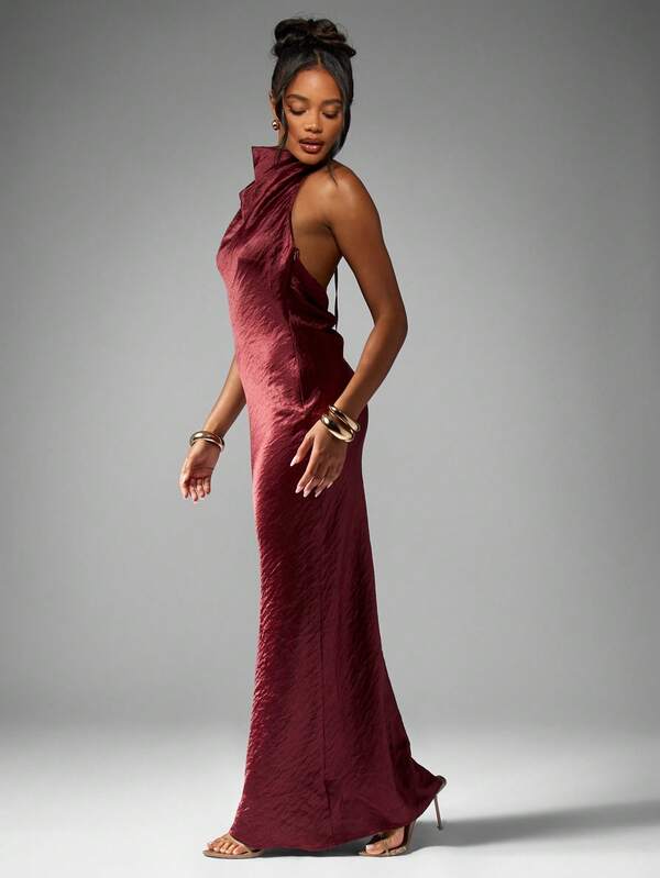 Missguided MISSGUIDED Elegant Halter Neck Satin Column Floor Length Dress