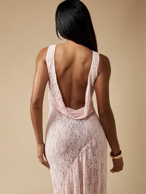Missguided MISSGUIDED Elegant Lace Cowl Back Ruched Detail Maxi Dress