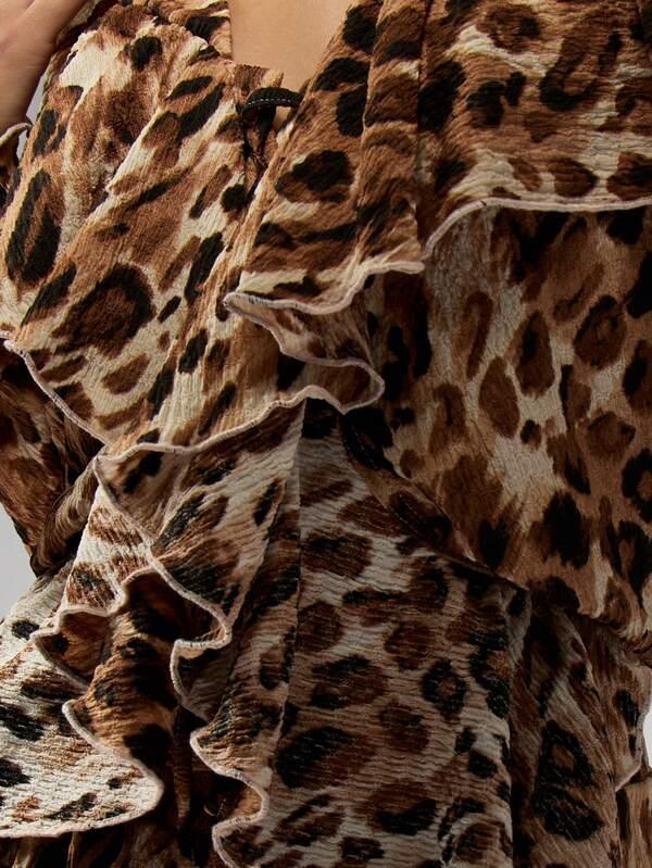 Missguided MISSGUIDED Elegant Leopard Print Ruffle Detail Short Flare Two-Piece Outfit