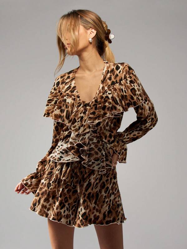 missguided MISSGUIDED Elegant Leopard Print Ruffle Detail Short Flare Two-Piece Outfit