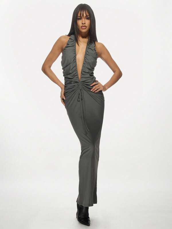 Missguided MISSGUIDED Elegant Ruched Deep Plunge Halter Neck Mermaid Maxi Dress