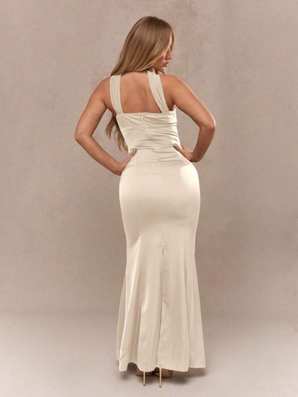 Missguided MISSGUIDED Elegant Satin Bandeau Column Maxi Dress With Neck Tie Detail