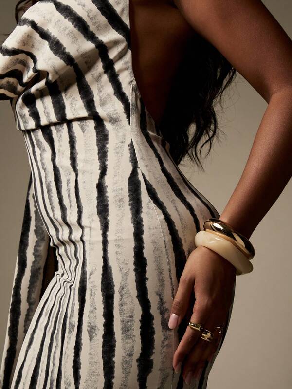 Missguided MISSGUIDED Elegant Striped Cowl Neck Halter Maxi Dress