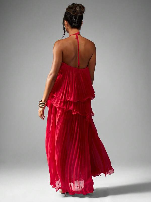 Missguided MISSGUIDED Elegant Tiered Layered Halter Neck Pleated Maxi Dress