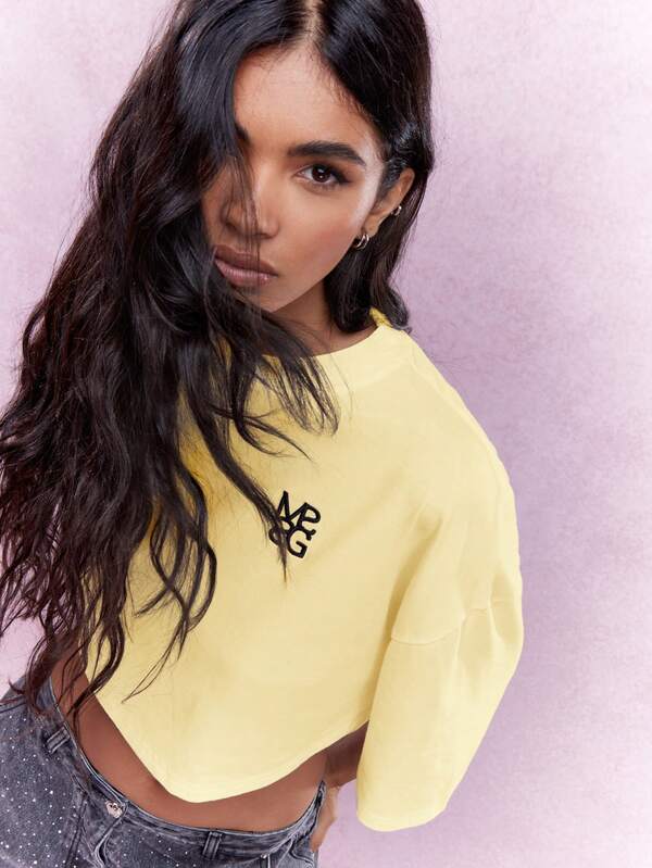 Missguided MISSGUIDED Embroidered Logo Dropped Shoulder Loose Fit Crop T-Shirt