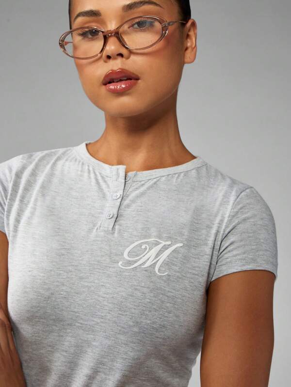 Missguided MISSGUIDED Fitted Crop T Shirt With Henley Button Placket