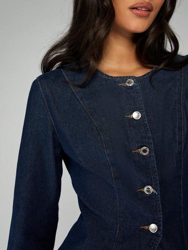 Missguided MISSGUIDED Fitted Denim Jacket With Button Front Closure