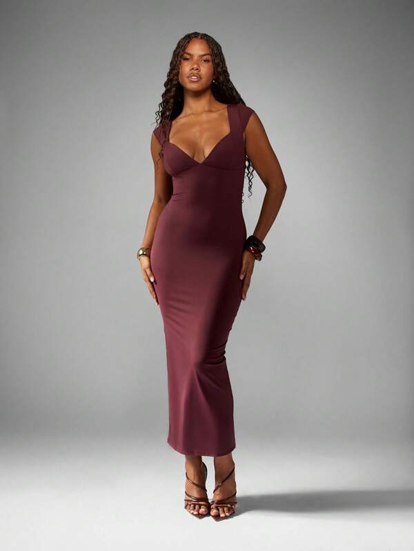 missguided MISSGUIDED Fitted Midaxi Dress With Sweetheart Neckline And Cap Sleeves