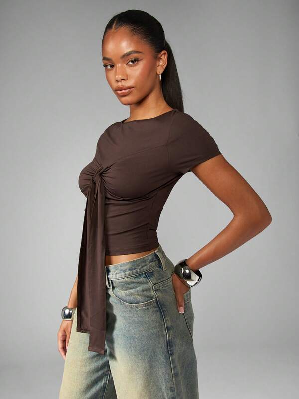 Missguided MISSGUIDED Fitted Short Sleeve Crop Top With Front Tie Detail